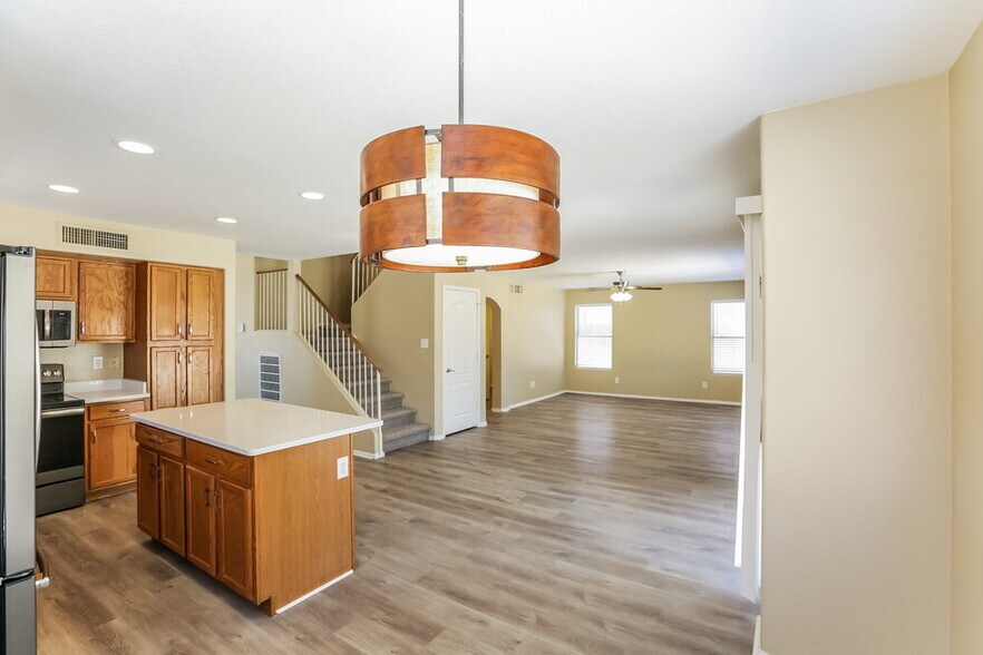 Building Photo - 12446 W San Juan Ave