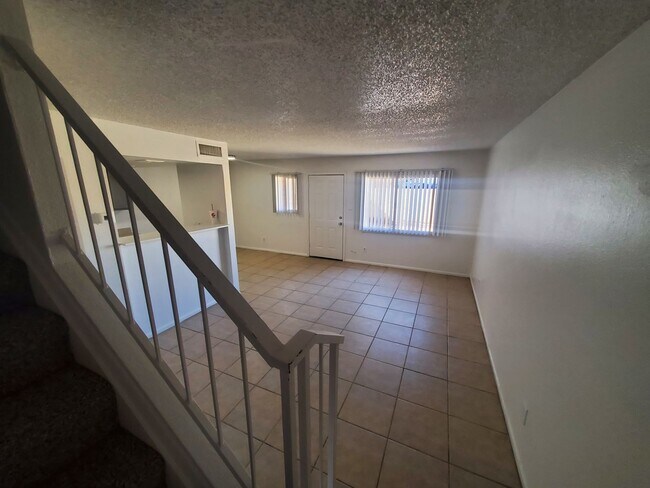 Building Photo - Cotton Center 136