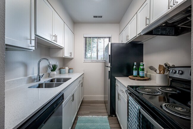 Building Photo - 2457 S 300 E