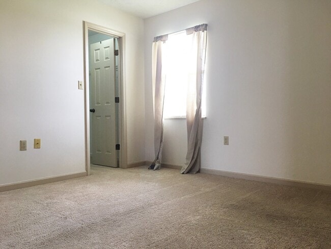 Building Photo - Mountain View Townhouse