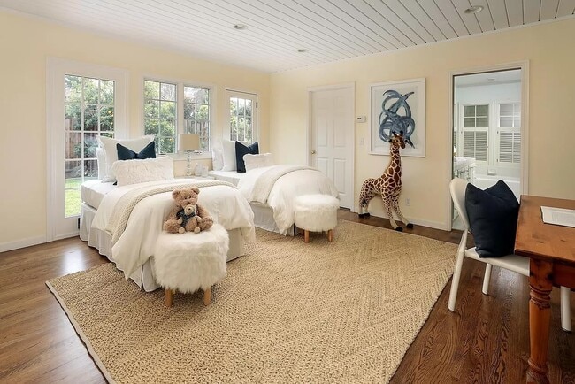 Building Photo - 325 Arden Rd