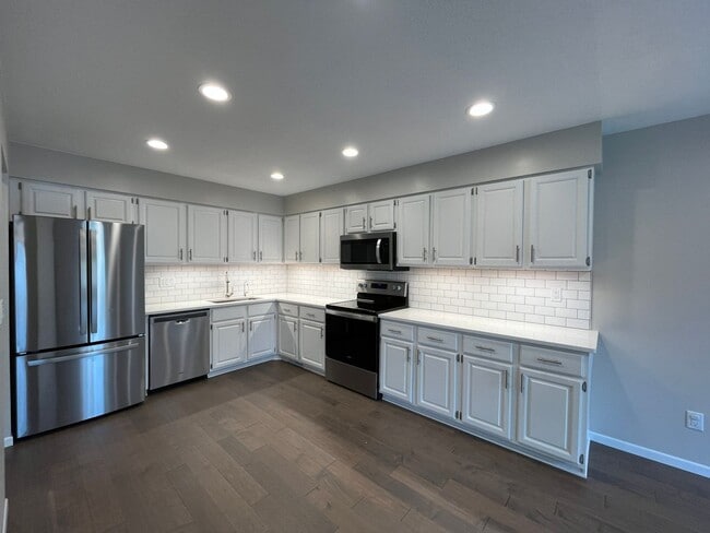 Building Photo - 2257 Oregon Ct