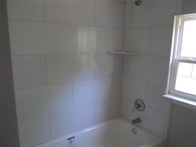 Building Photo - 632 Nunnalee Ave