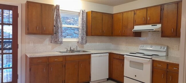 Building Photo - 5234 Donlyn Dr