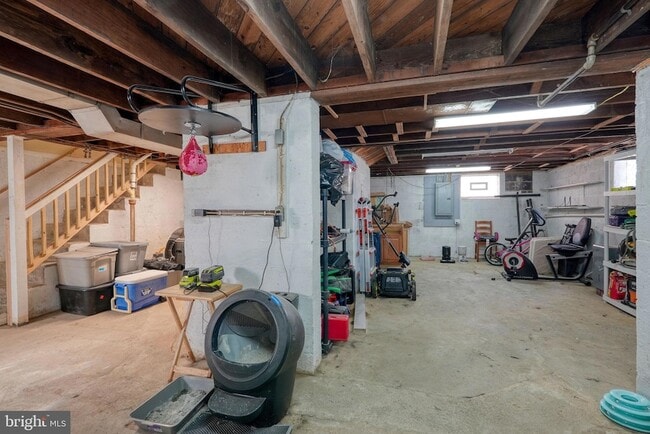 Building Photo - 32 Bonsall Ave