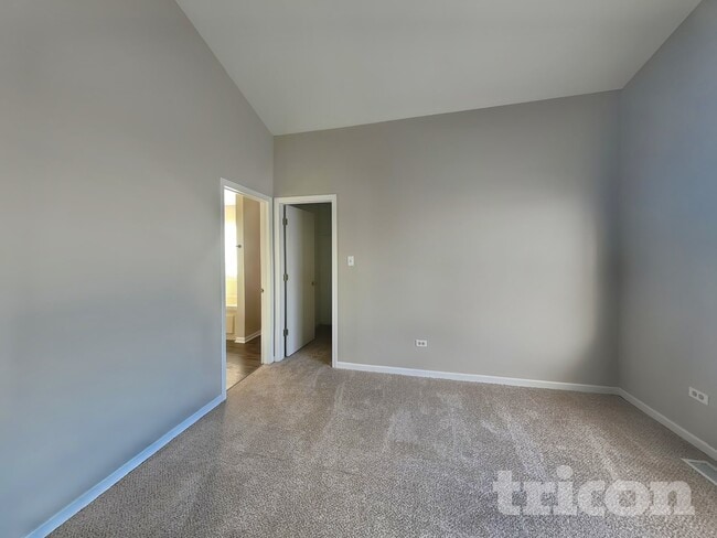 Building Photo - 2005 Alpine Way