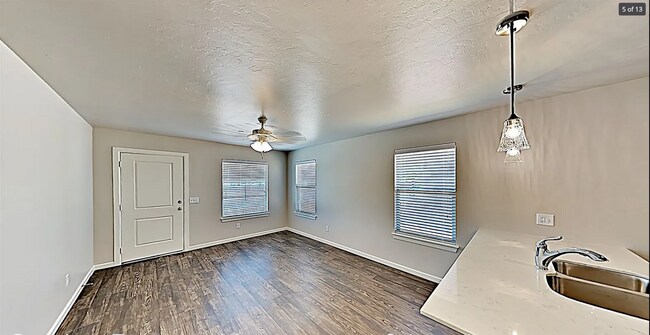 Building Photo - 403 Summit Ridge Dr