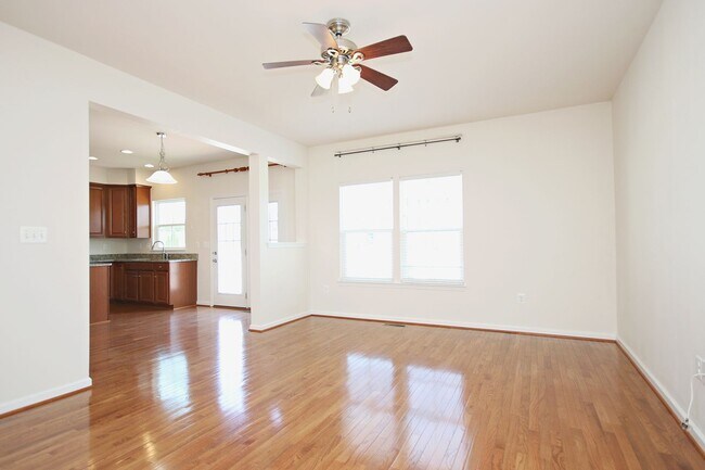 Building Photo - N. Albemarle Co Home With Fenced Yard, Near NGIC/DIA/NGA