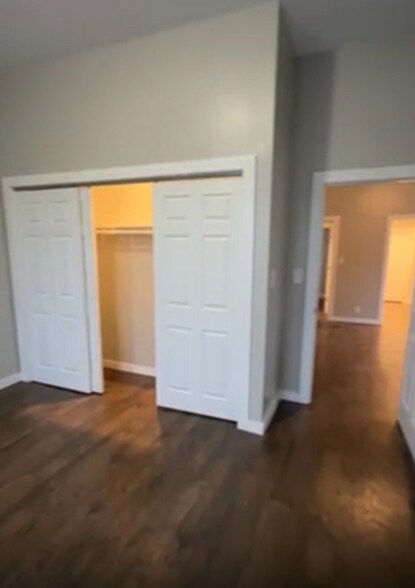 Building Photo - 820 S Hackley St