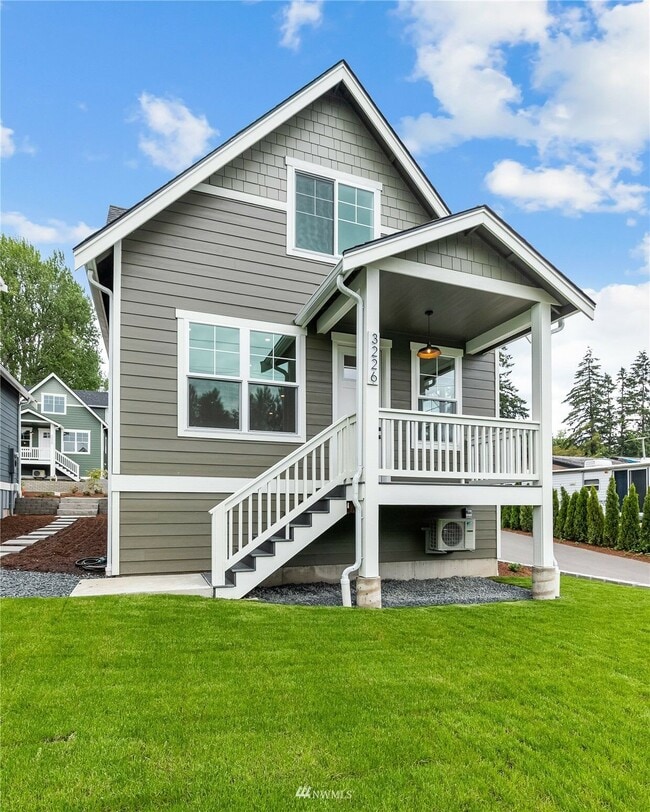 Building Photo - 3226 E Sunset Dr