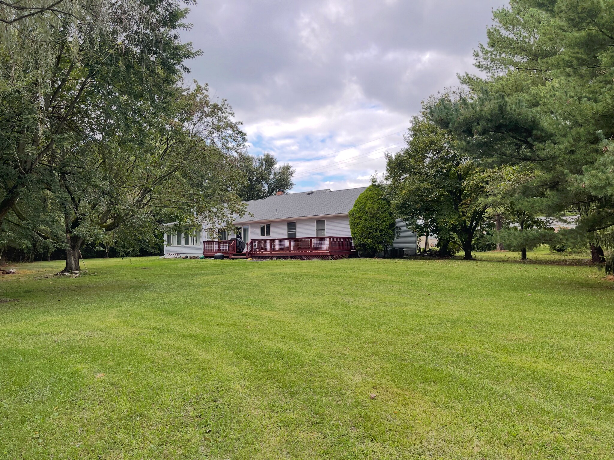 Backyard and deck - 254 Mullica Hill Rd