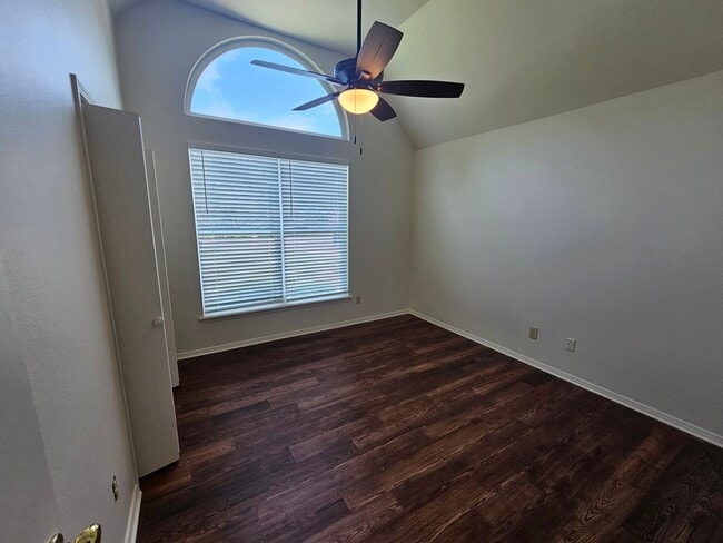 Building Photo - Newly remodeled home in East Fayetteville