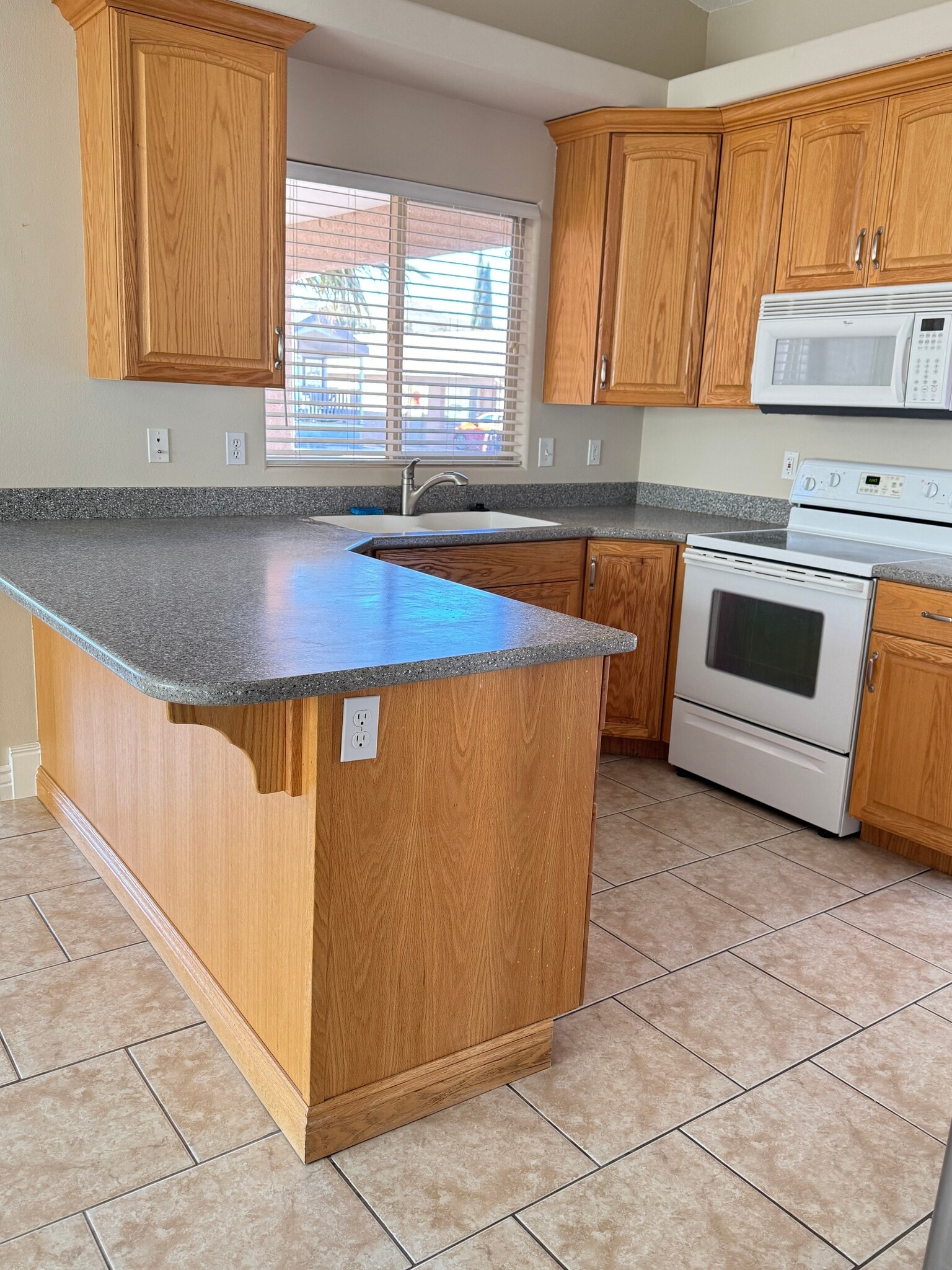 Building Photo - 90 Pheasant Dr