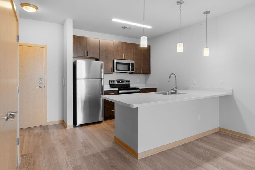 Interior Photo - Tailor Place