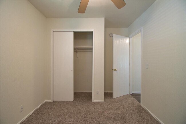 Building Photo - 16418 Hamilton Point Cir