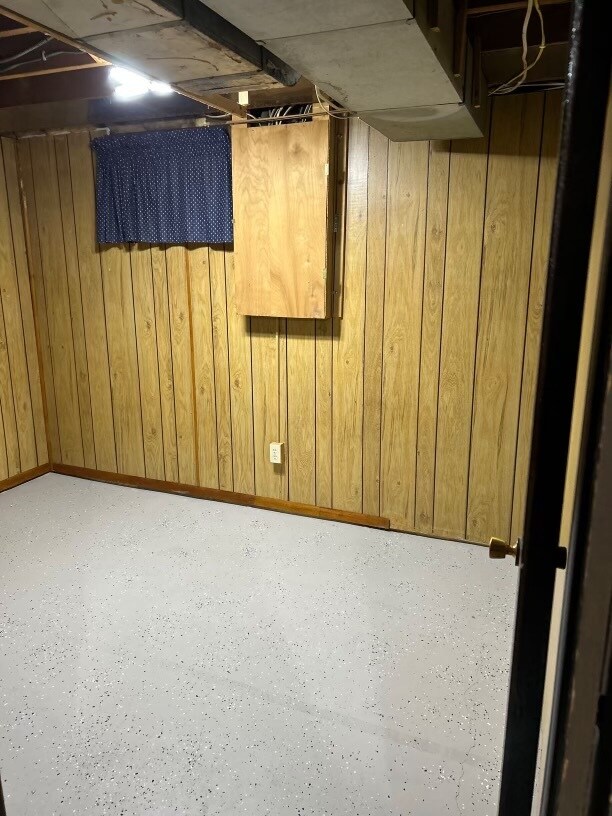 Building Photo - 108 N Lowell Ave