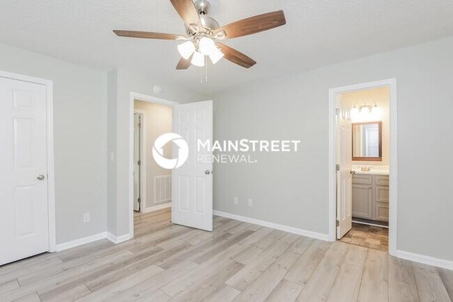 Building Photo - 3 Bedroom Pet-Friendly Home in CLAYTON, NC with Main Street Renewal