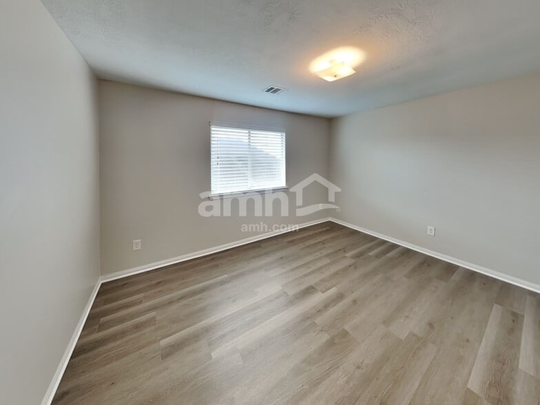 Building Photo - 13323 Ambrosa Dr