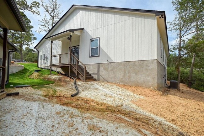 Building Photo - 121 S Kanaio Dr