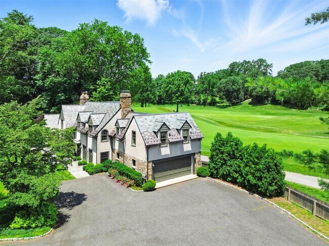 Building Photo - 6 Club Rd