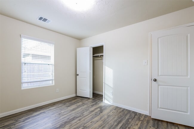 Building Photo - 10314 Blue Wonder Ln