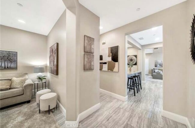 Building Photo - 16 Shelburne St