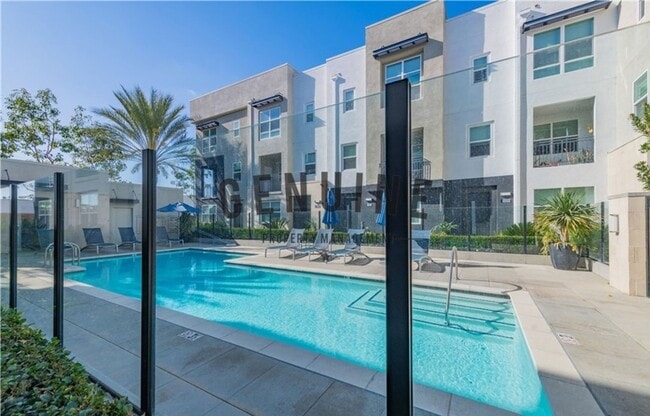 Building Photo - Coming Soon: Modern Tri-Level 2Bd 2.5Ba Townhouse in Irvine!