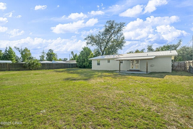 Building Photo - 1203 Iowa Ave