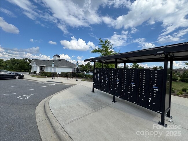 Building Photo - 4641 Collingham Dr