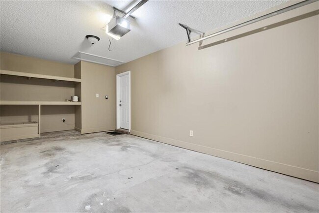 Building Photo - 668 Willow Pointe Dr