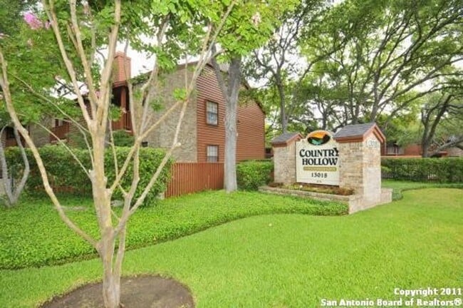 Primary Photo - Country Hollow Condominiums
