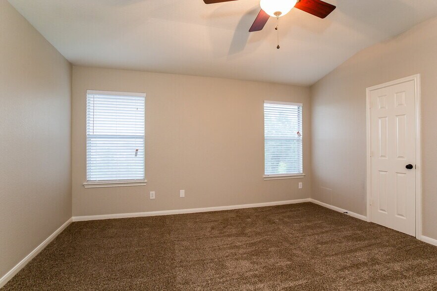 Building Photo - 1815 Adriana Ln