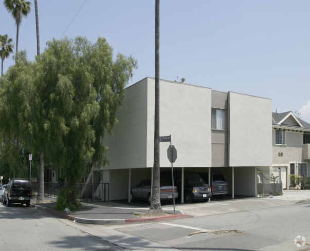 Building Photo - 25126 Belle Porte Ave