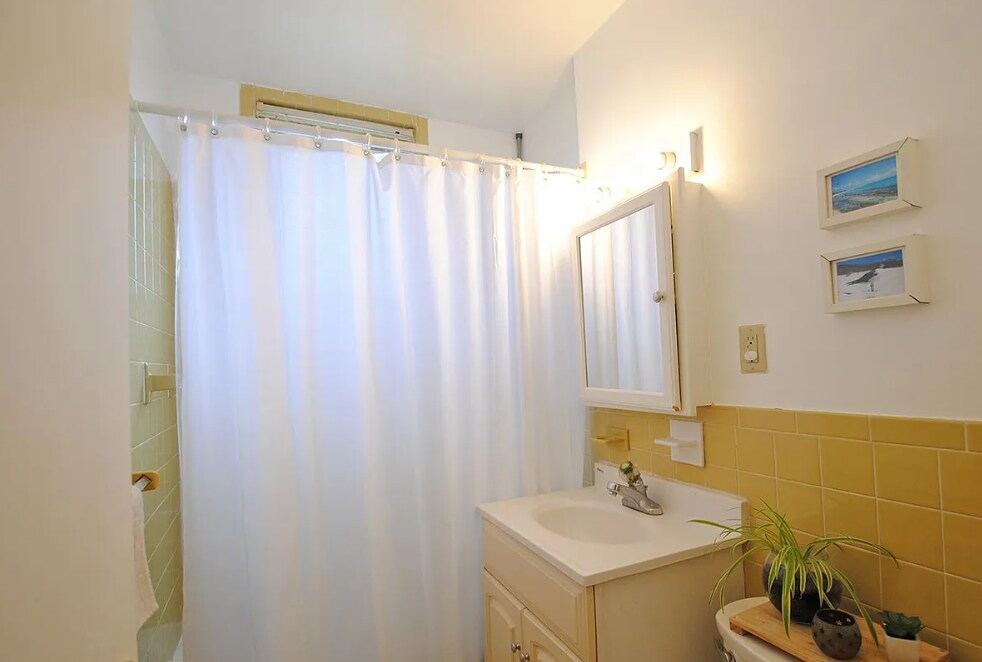 Building Photo - 20 Colborne Rd