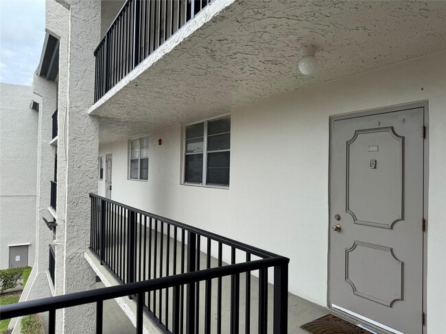 Building Photo - 9235 Lagoon Pl