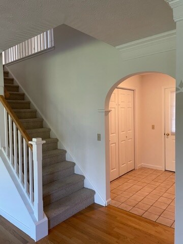 Building Photo - 8 Thrush Ln