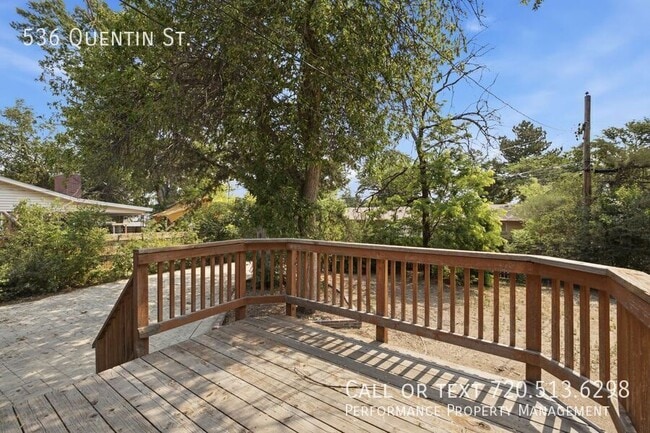 Building Photo - 536 Quentin St