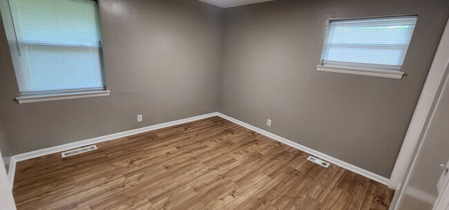 Building Photo - Single Family Home 3BR / 2.5BA