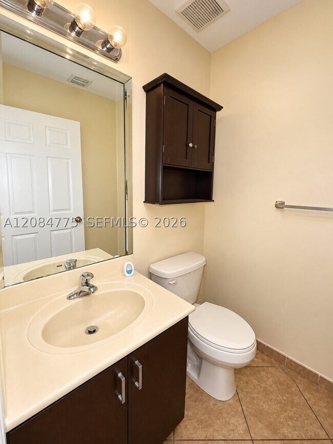 Building Photo - 2303 Clipper Pl