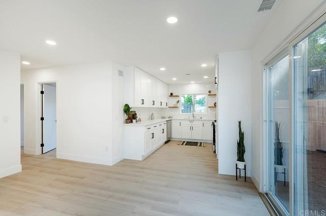 Building Photo - 8715 Potrero St