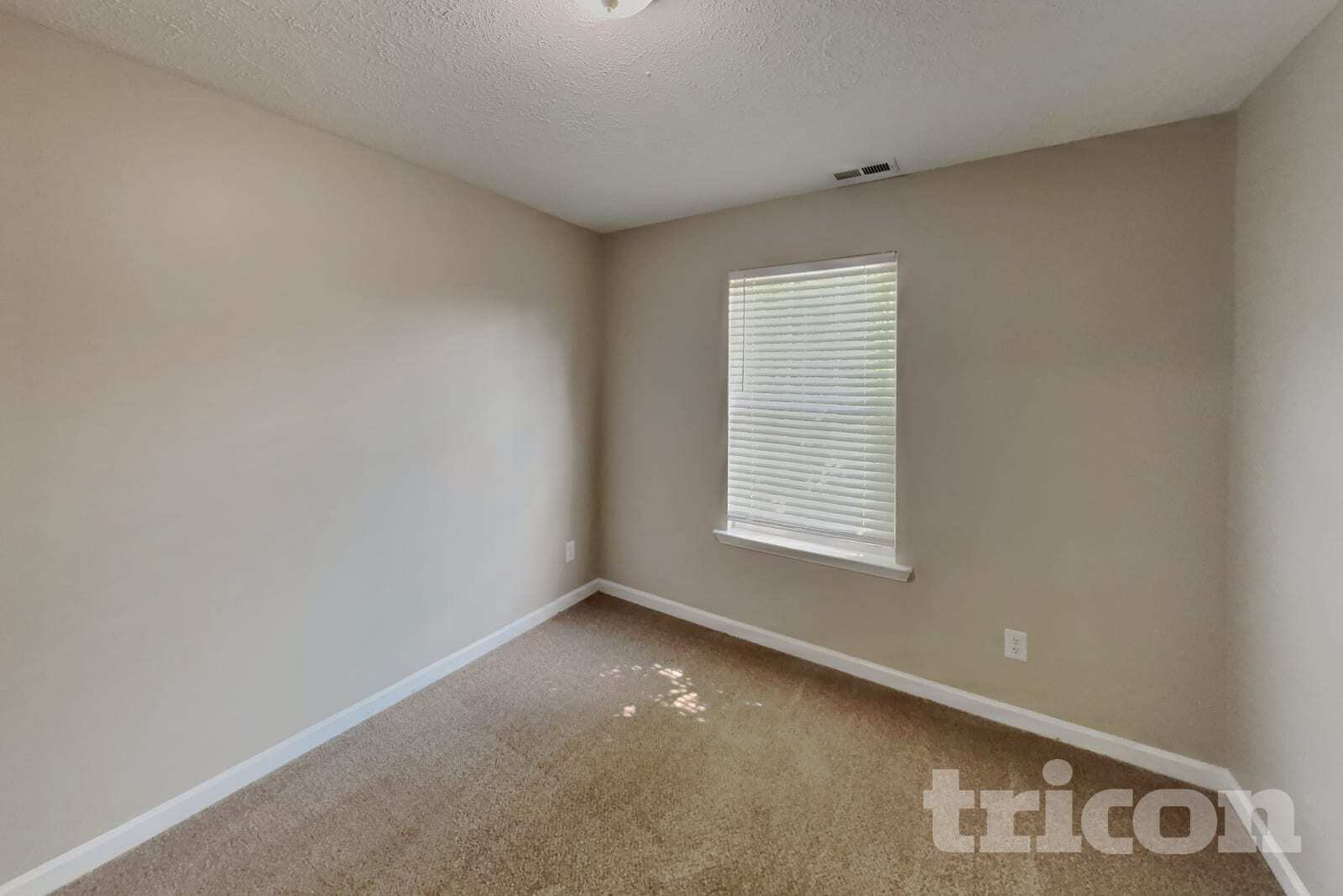 Building Photo - 501 Homey Dr