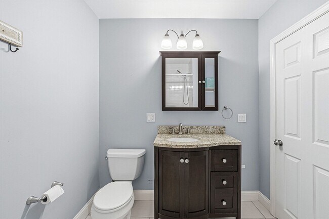 Building Photo - 659 Moody St