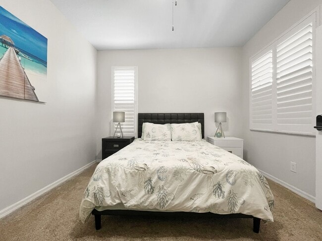 Building Photo - Spacious 4-Bedroom Townhome with Lake Views in Desirable Willow Lake Community