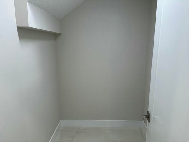 Building Photo - 10033 Stockrun Dr