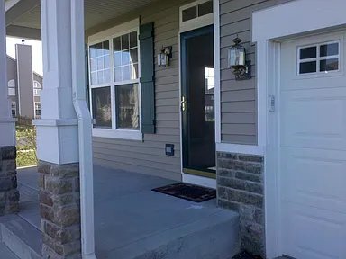Building Photo - 1048 MacKenzie Dr