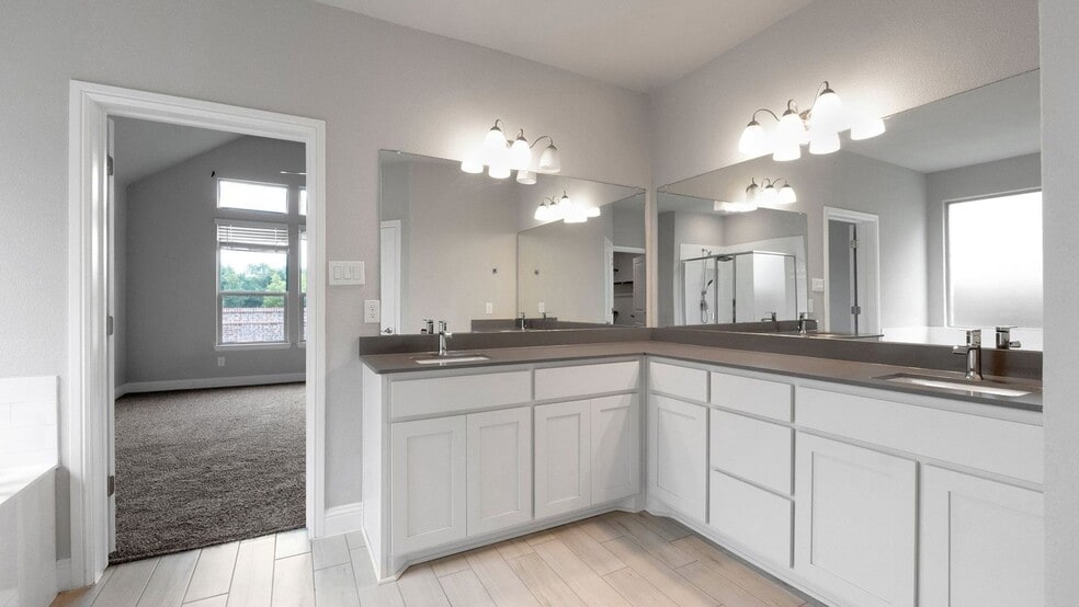 Building Photo - 10204 Walnut Rdg Dr