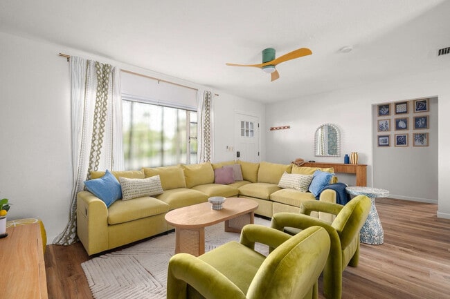 Building Photo - 84 21st Terrace SE