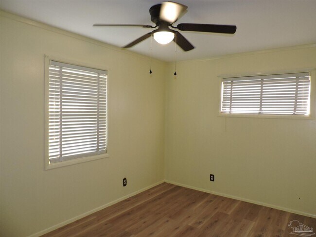 Building Photo - 146 Drew Cir