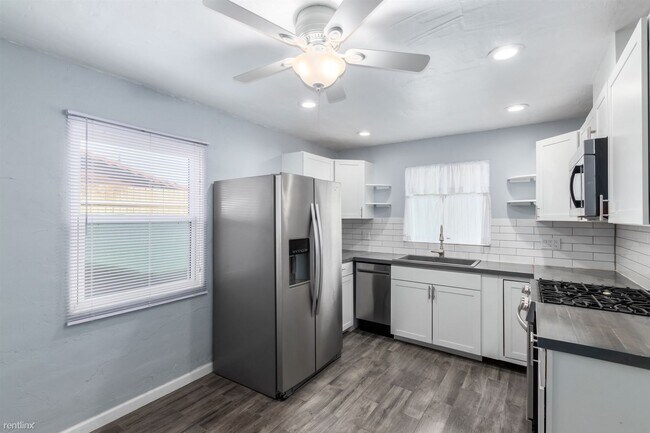 Building Photo - 2 br, 1 bath House - 1116 S Holbrook Ln