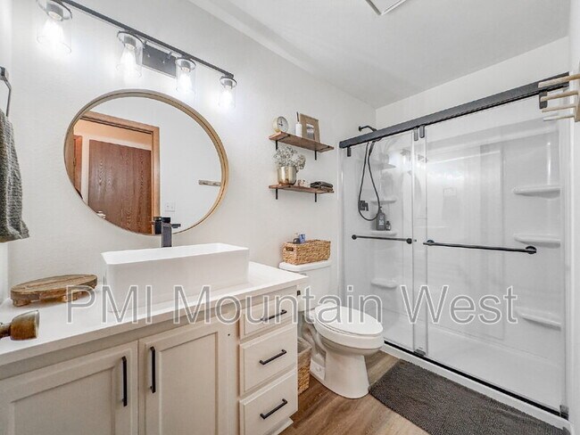 Building Photo - 339 E 600 S